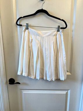 SIM & SAM Pleated Mini Skirt in White Size Medium